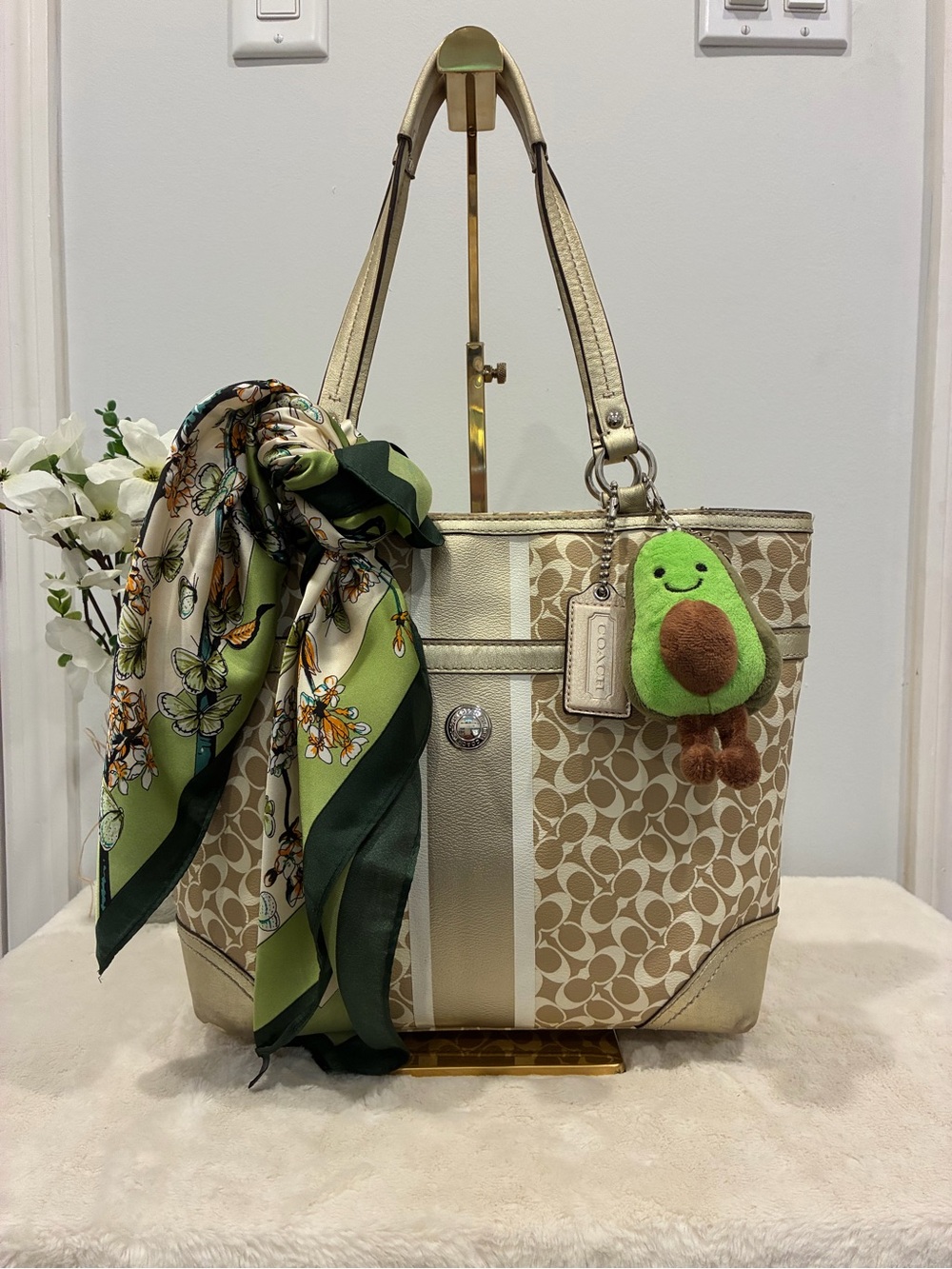 Coach Chelsea Heritage Stripe Signature Tote F15137
